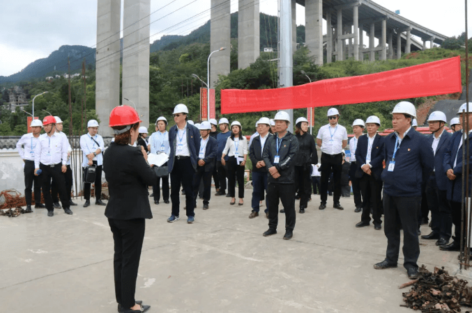 抓項目謀劃 強項目建設(shè) 促轉(zhuǎn)型發(fā)展