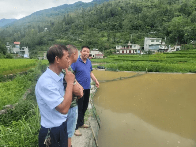 銅仁城投集團水務投資公司赴沿河縣泉壩鎮(zhèn)泉坡村宣講習近平總書記“七一”重要講話精神并開展鄉(xiāng)村振興調(diào)研