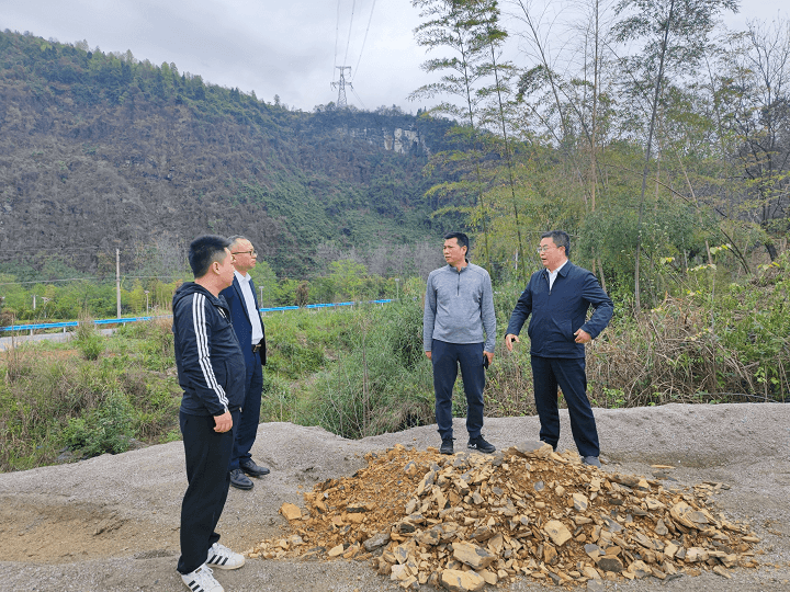 銅仁市人大副主任黃洪州前往銅仁城交集團(tuán)能投公司開(kāi)展調(diào)研工作