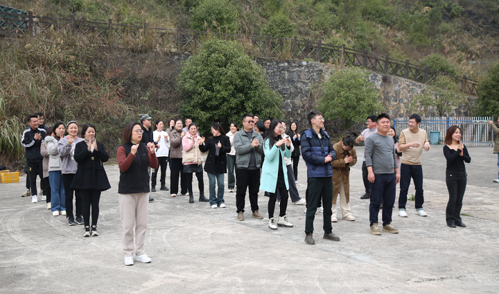 銅仁城交集團(tuán)開展“春游踏青?走進(jìn)自然” 三八國際婦女節(jié)活動(dòng)